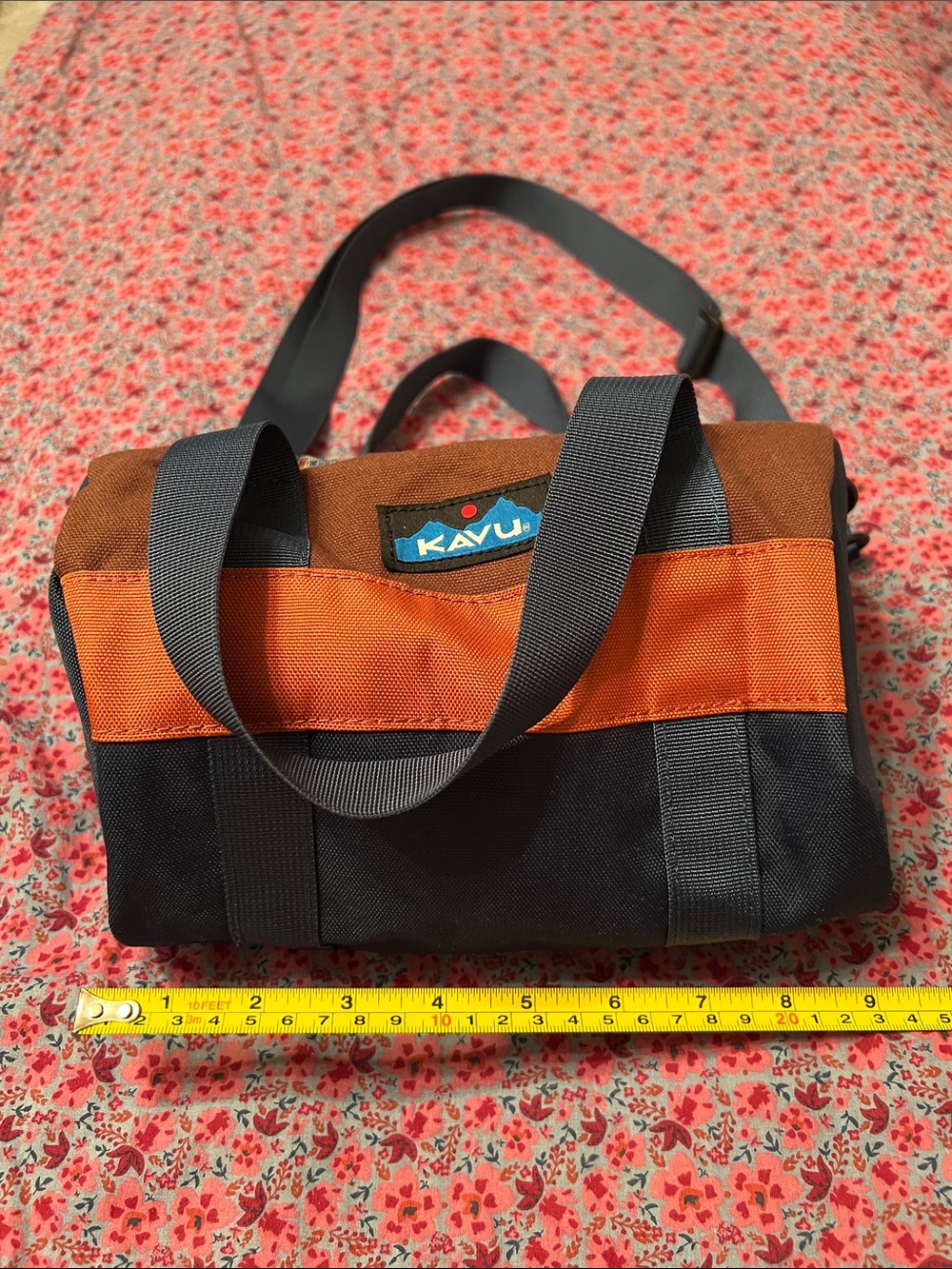 New mens KAVU mini duffel bag with 1” removable adjustable shoulder strap. NWOT